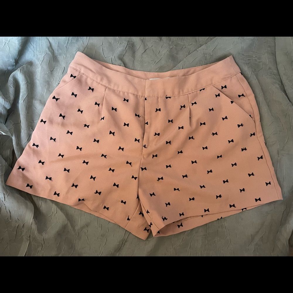 Beige bow tie Lauren Conrad shorts